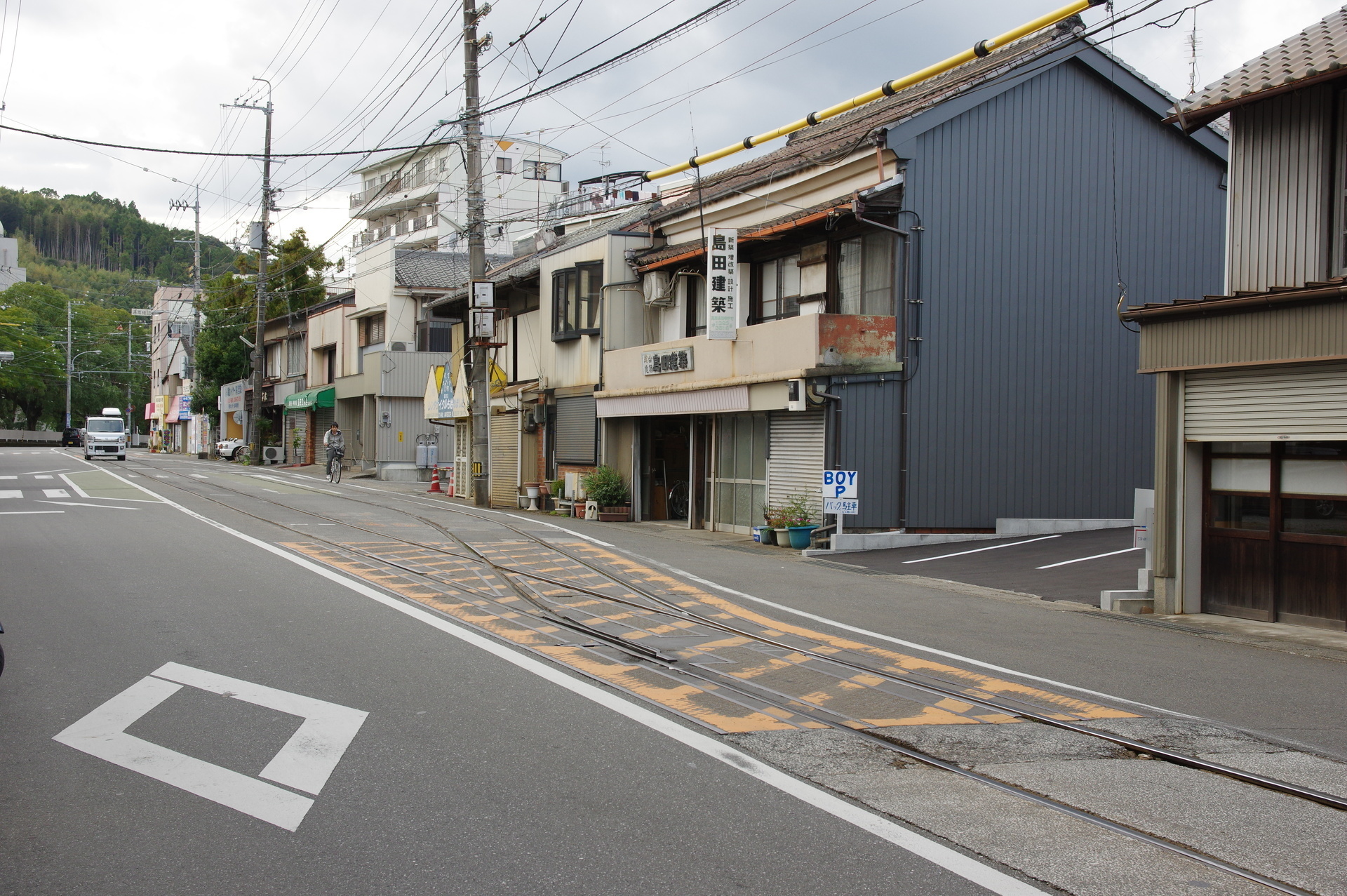 朝倉駅の全景(はりまや橋側から撮影)