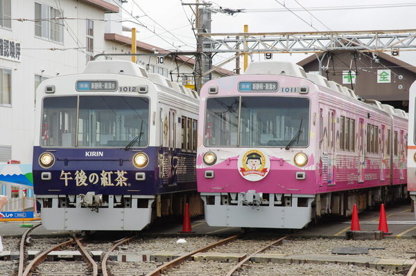 11・12編成(右側) 11・12編成(右側)