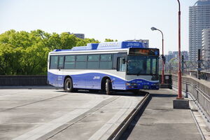 カーブに差し掛かるG-52号車