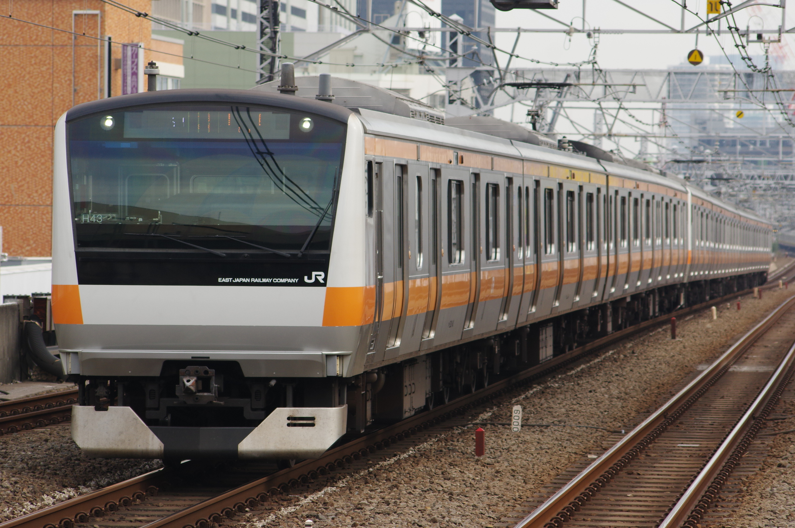 2023-11-23撮影：中央線(T71編成)・舎人ライナー (＆形態差