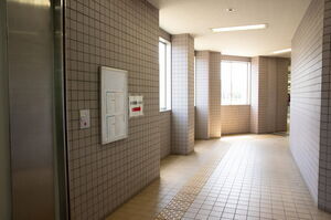 駅構内の通路
