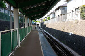 井野駅のホーム