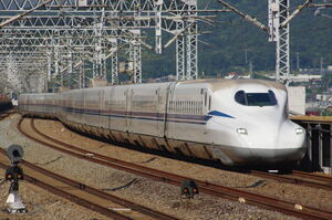 福山駅に到着するN700S系3000番台(H1編成)