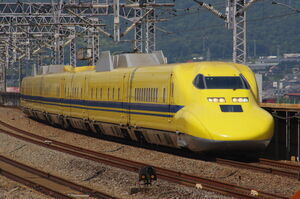 923形(T4編成)「ドクターイエロー」