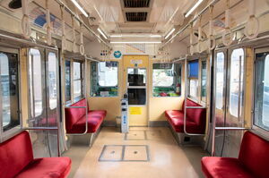 岳南電車7000形の車内