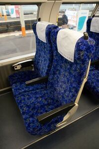 E233系3000番台のグリーン車2階席の座席