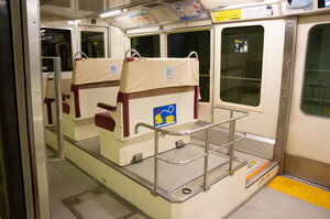 東京モノレール1000形の車内(先頭部)