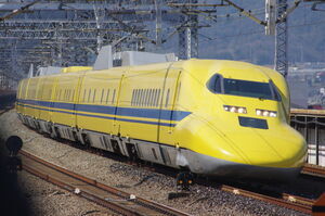923形(T5編成・ドクターイエロー)