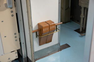 「2251」と書かれた手歯止め