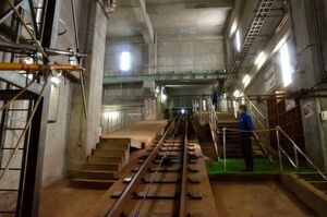 車内から見る記念館駅構内