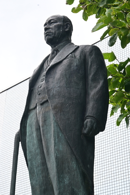朝倉文夫「齊藤知一郎翁像」 白老町の野外彫刻(9) - 北海道美術ネット新館