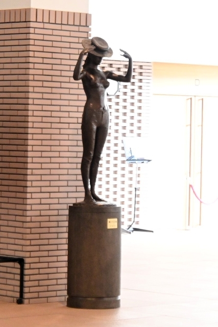 木内克「エーゲ海に捧ぐ」／佐藤忠良「帽子・立像」○旭川の野外彫刻