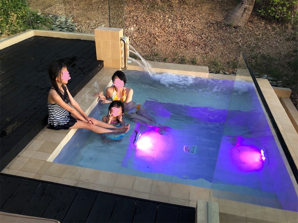 Two Seasons Coron Island Resort&Spa(ツーシーズン コロンアイランド リゾート&スパ)部屋紹介 Island Tip Bungalow アイランドチップバンガロー