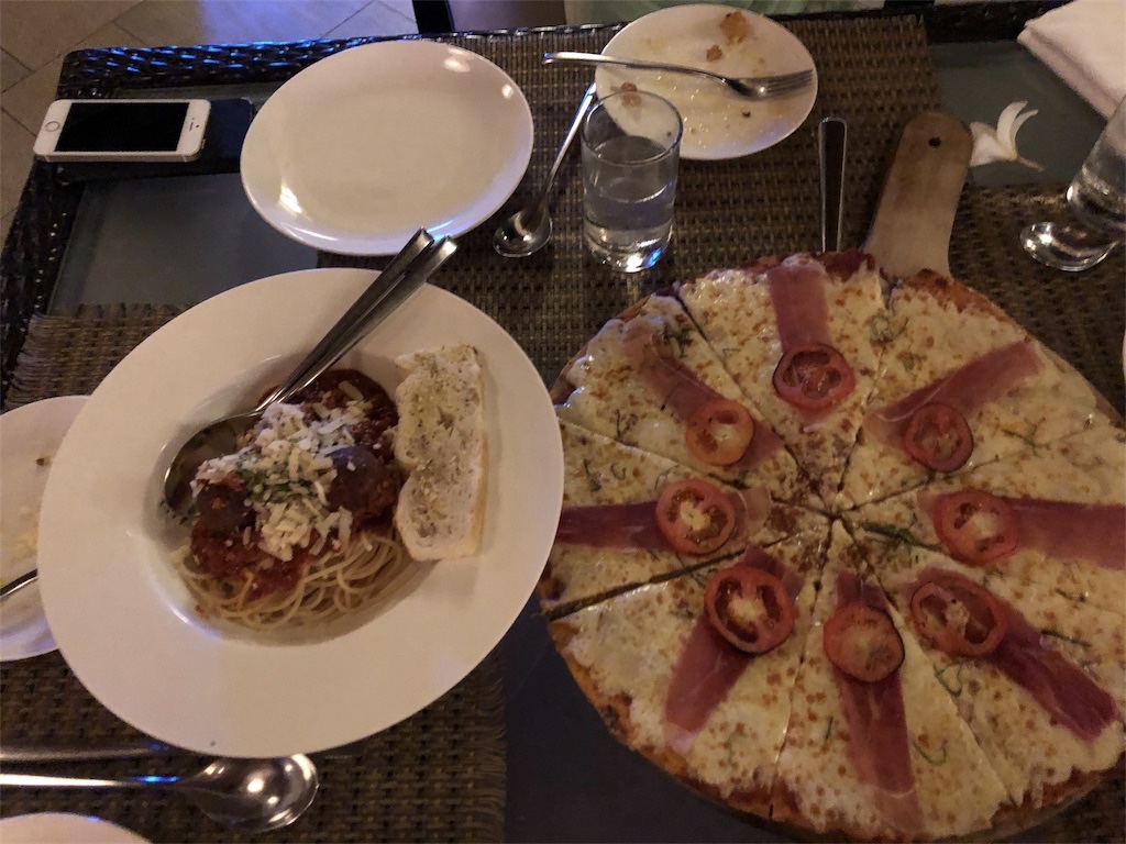 Two Seasons Coron Island Resort&Spa(ツーシーズンズ コロンアイランド リゾート&スパ)での食事