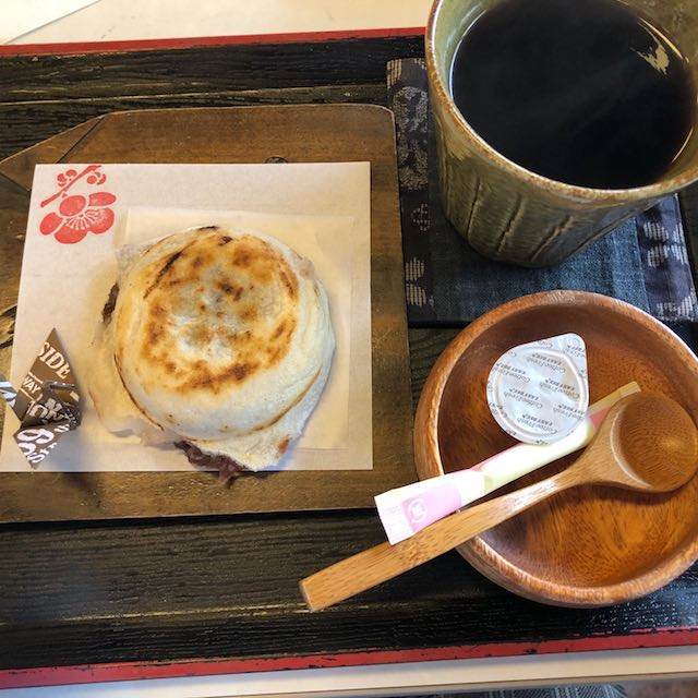 コーヒーと梅ヶ枝餅