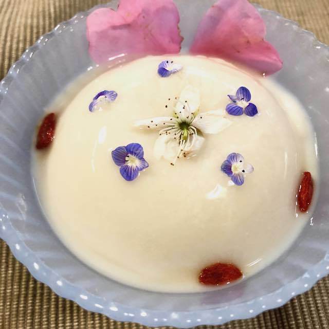 春の花のアーモンドミルクゼリー