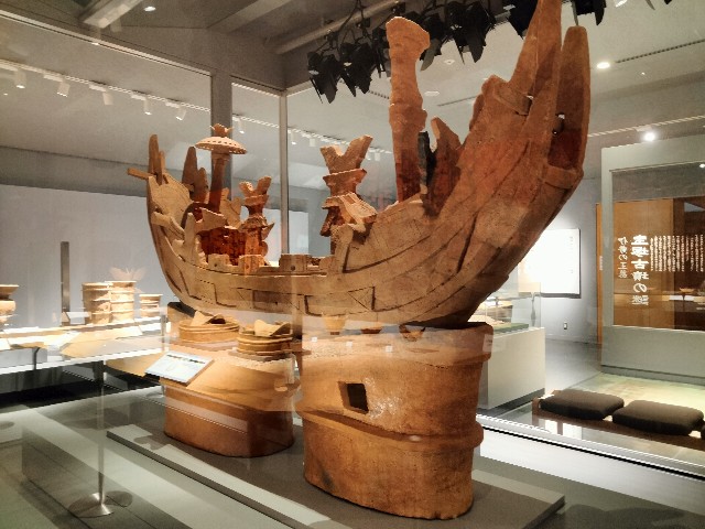 ようこそハニワの世界へ - 美味しいしあわせ