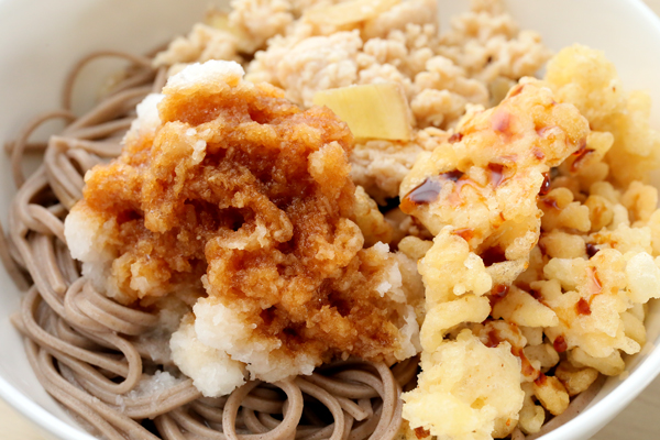 おろし蕎麦揚げ玉そぼろ