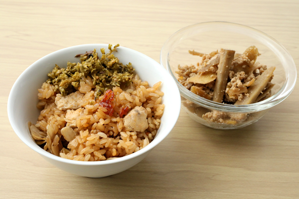 きんぴら　そぼろ炊き込みご飯