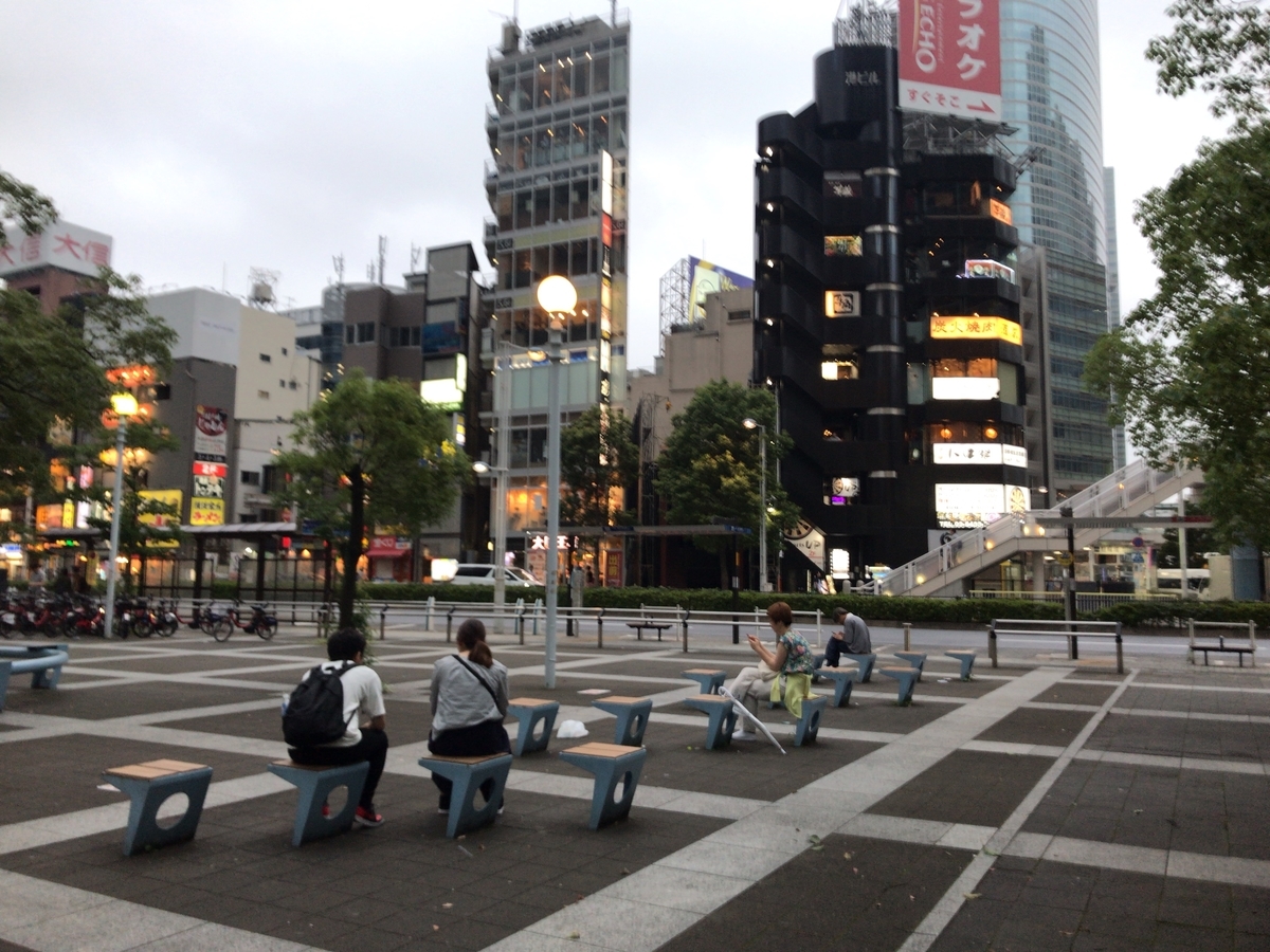 こうなん星の公園 品川駅港南口付近にある微妙な公衆ベンチ ダークサイドにようこそ