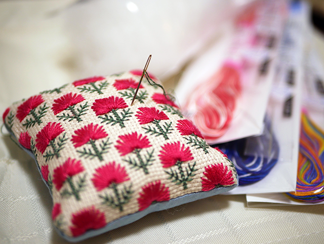 ハンドメイド】cosmoのクロスステッチのキットでピンクッションを作成