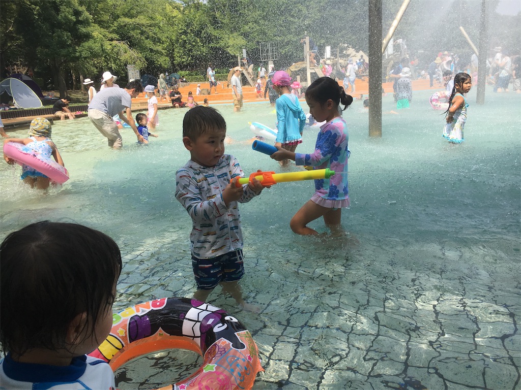 アンデルセン 公園 水遊び