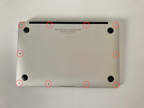 f:id:hakodigi:20200525000519j:plain 背面カバーを外す