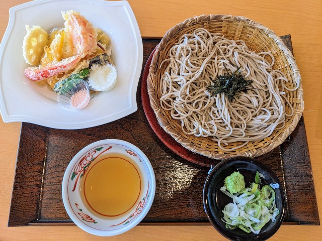 幕張温泉　湯楽の里の食事の写真