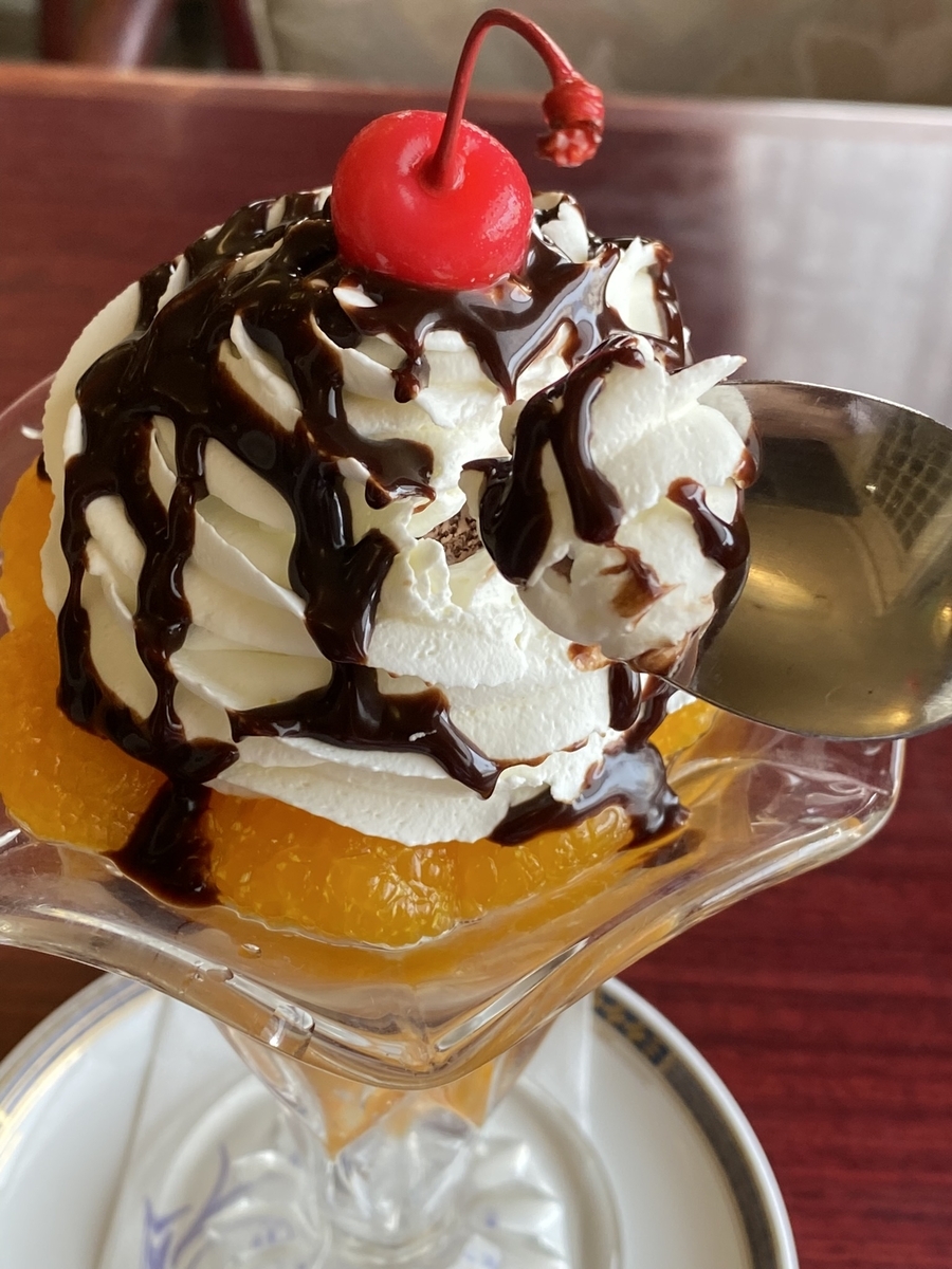 昭和レトロなチョコレートパフェのある夏 - キハ58君の鉄道など ひとコマ