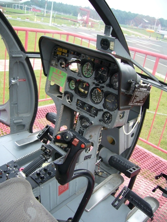 個別 飛行機 Oh 6dヘリコックピット の写真 画像 三沢航空科学館 08 Halca Kaukana S Fotolife