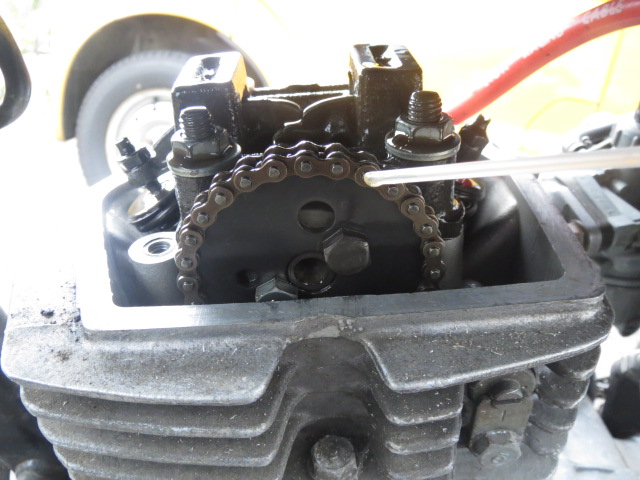 honda_ape_engine_head_superzoil_spray