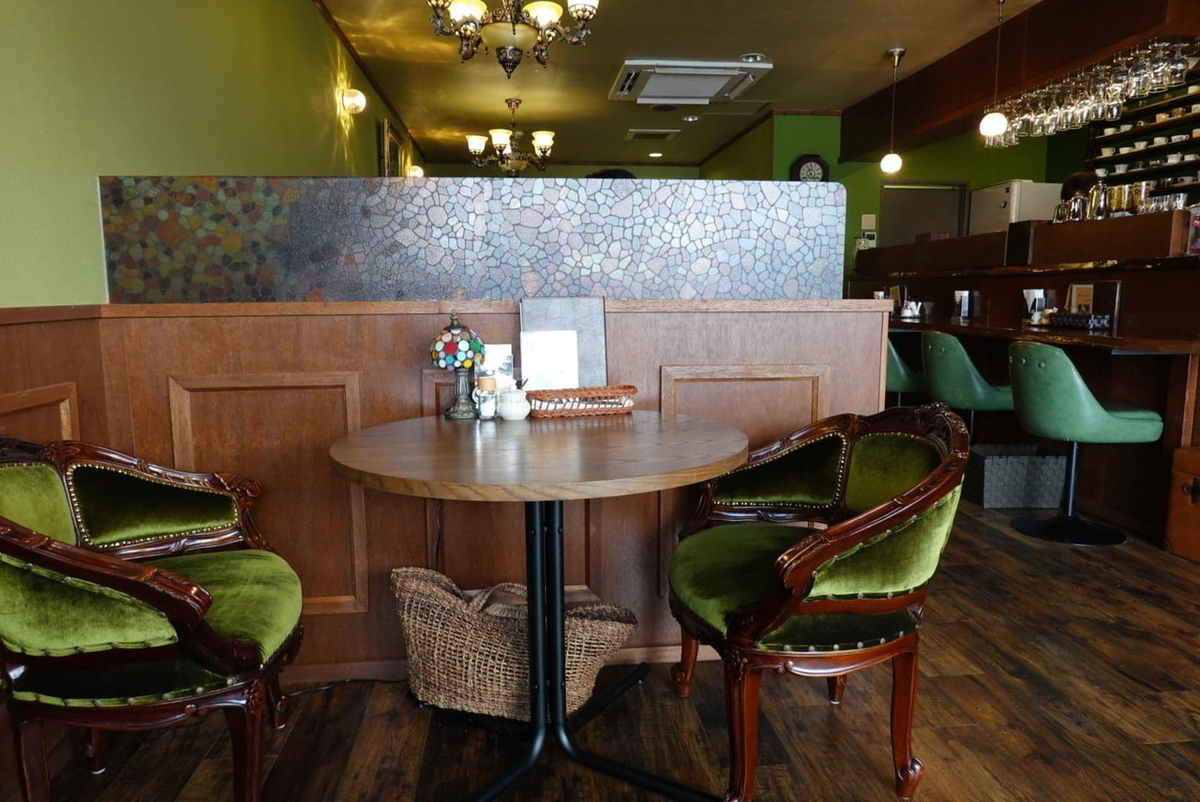 喫茶アンバー ソファ席