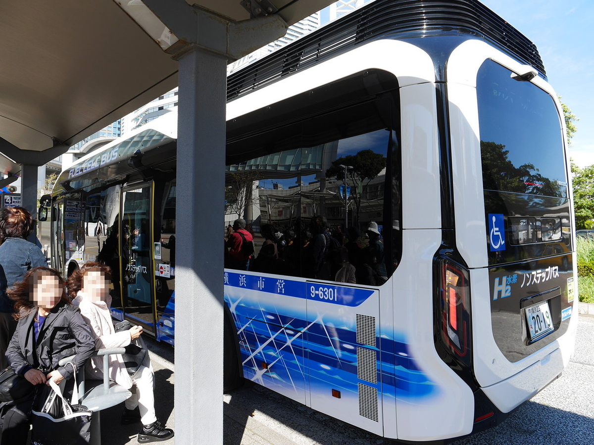 横浜市営バス　ピアライン　燃料電池バス