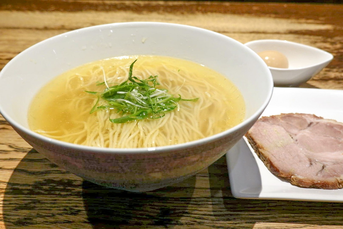 支那そばや　美瑛産小麦の塩らぁ麺