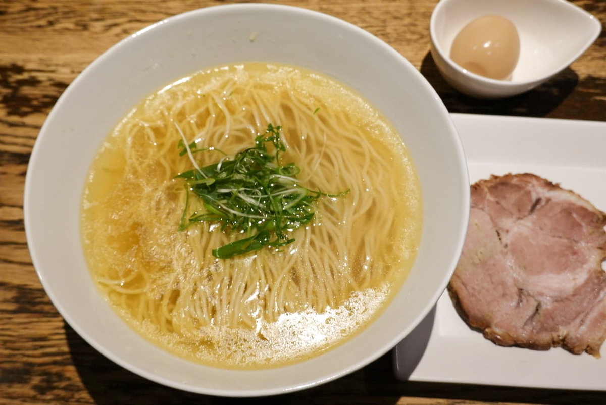 ラー博　支那そばや　卒業ラーメン　美瑛産小麦の塩らぁ麺