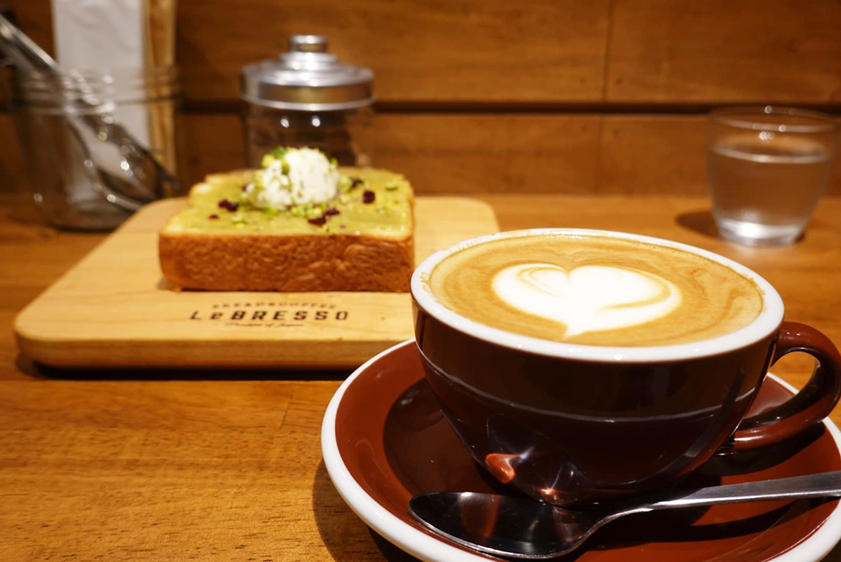 レブレッソ横浜元町店　カフェラテ