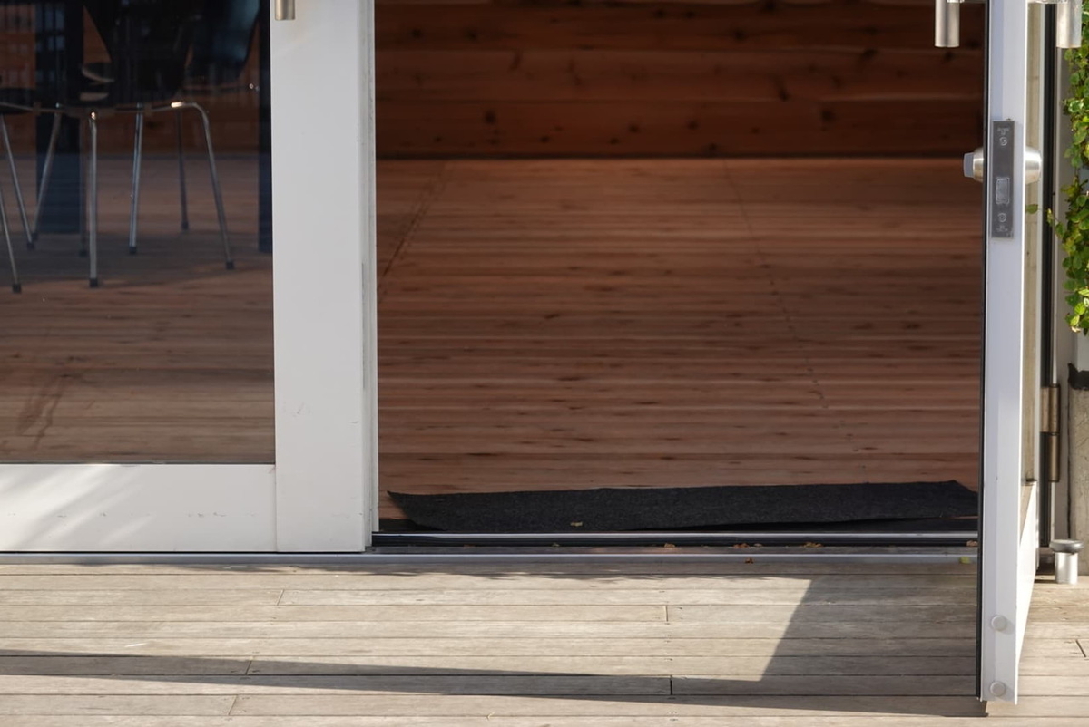 ゼブラ コーヒーアンドクロワッサン 入口