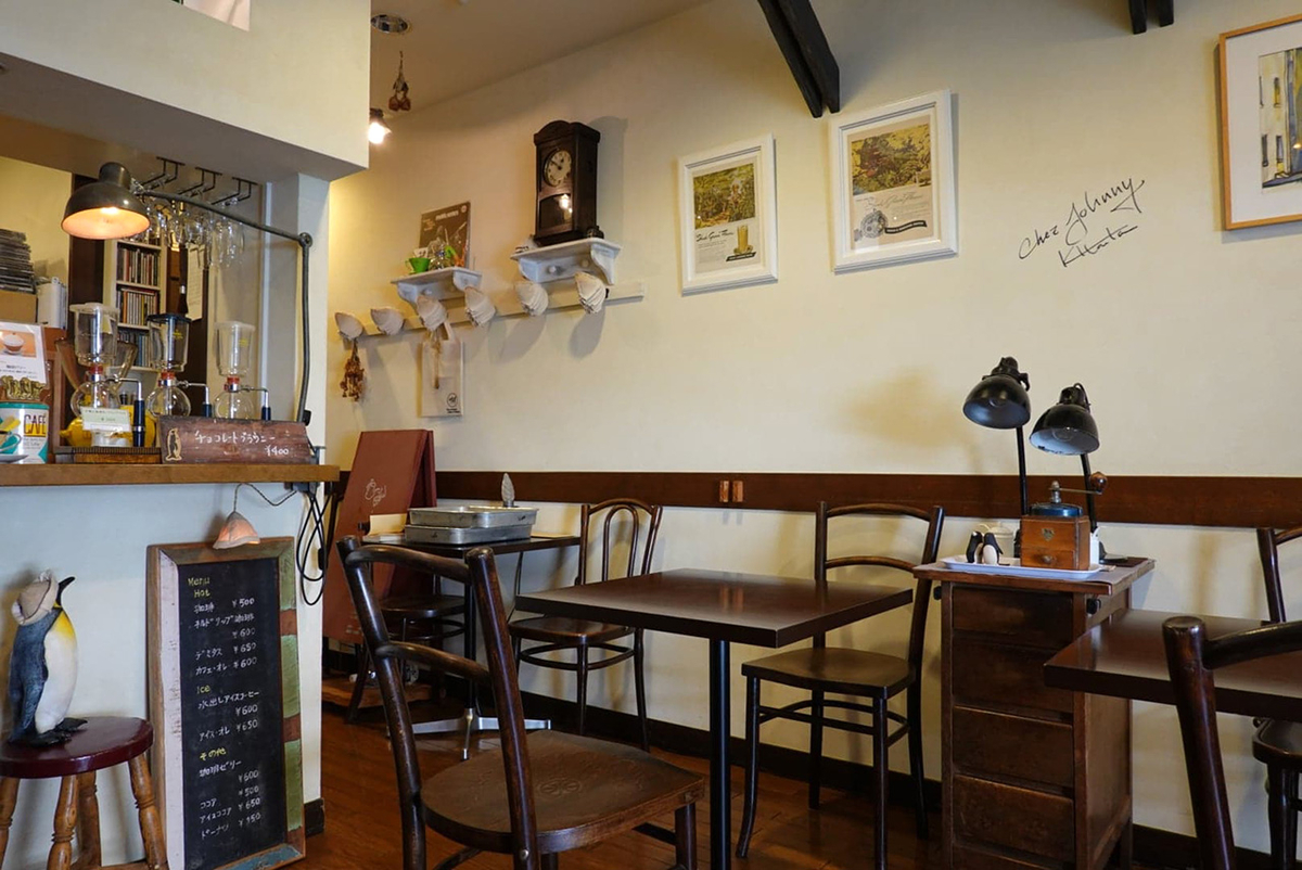 スリーペンギンズ コーヒー＆ロースター店内