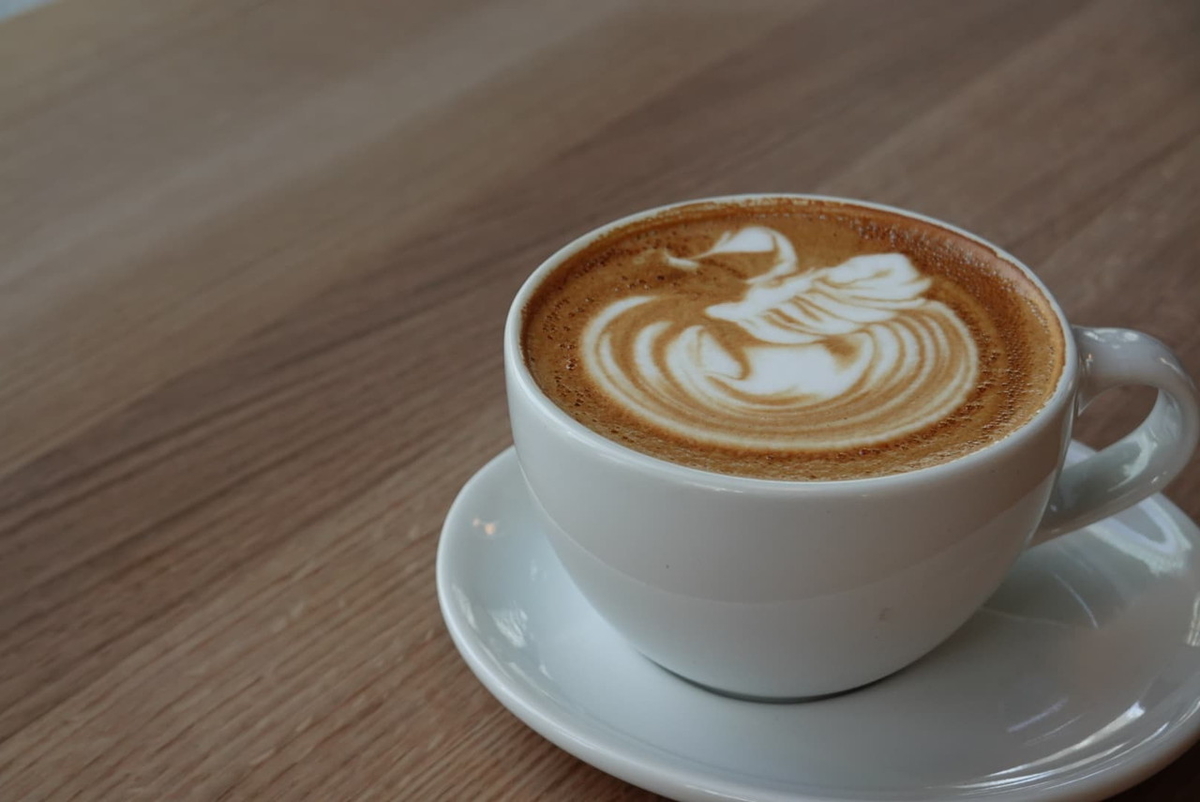 みなとみらい ブルーボトルコーヒーのカフェラテはコーヒー感とミルク感のバランス良 横浜バリアフリー研究所