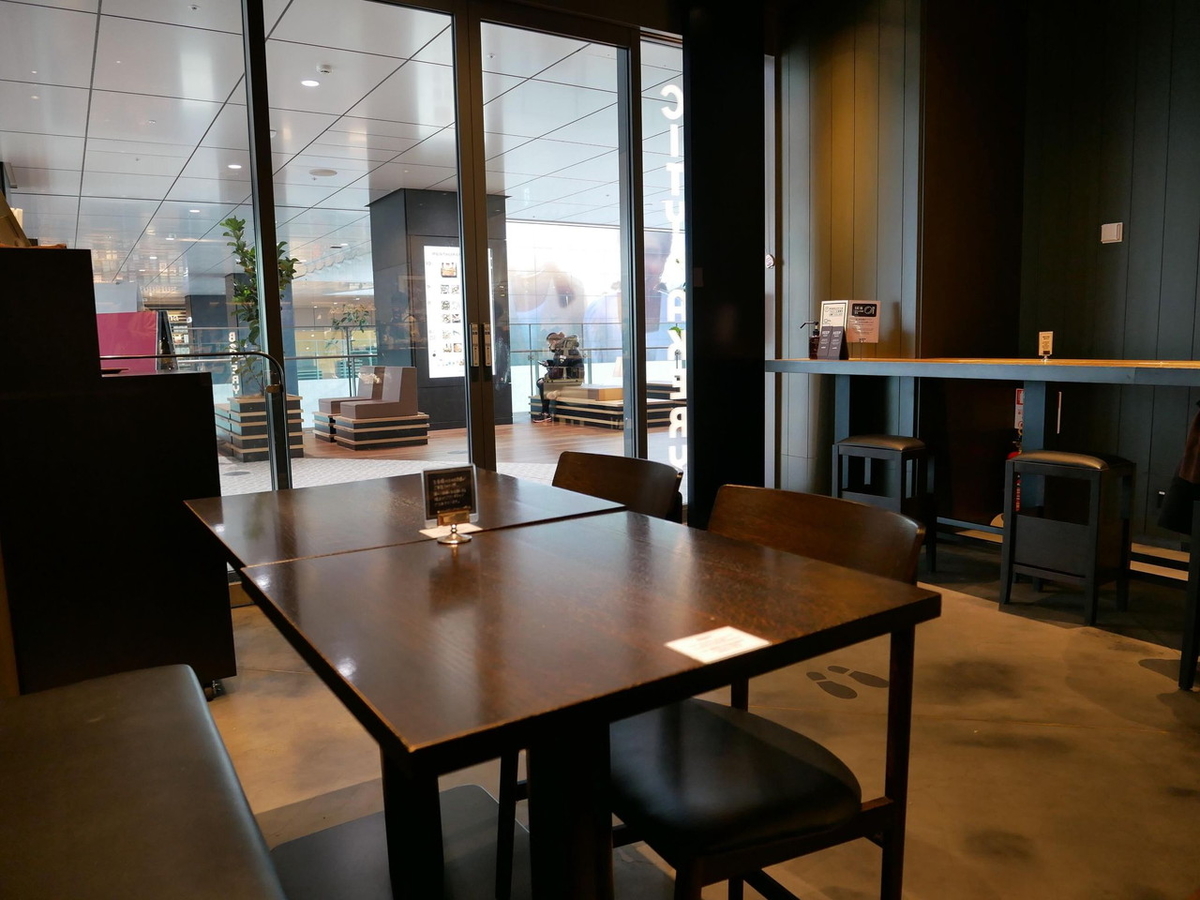 シティベーカリー イートインスペース