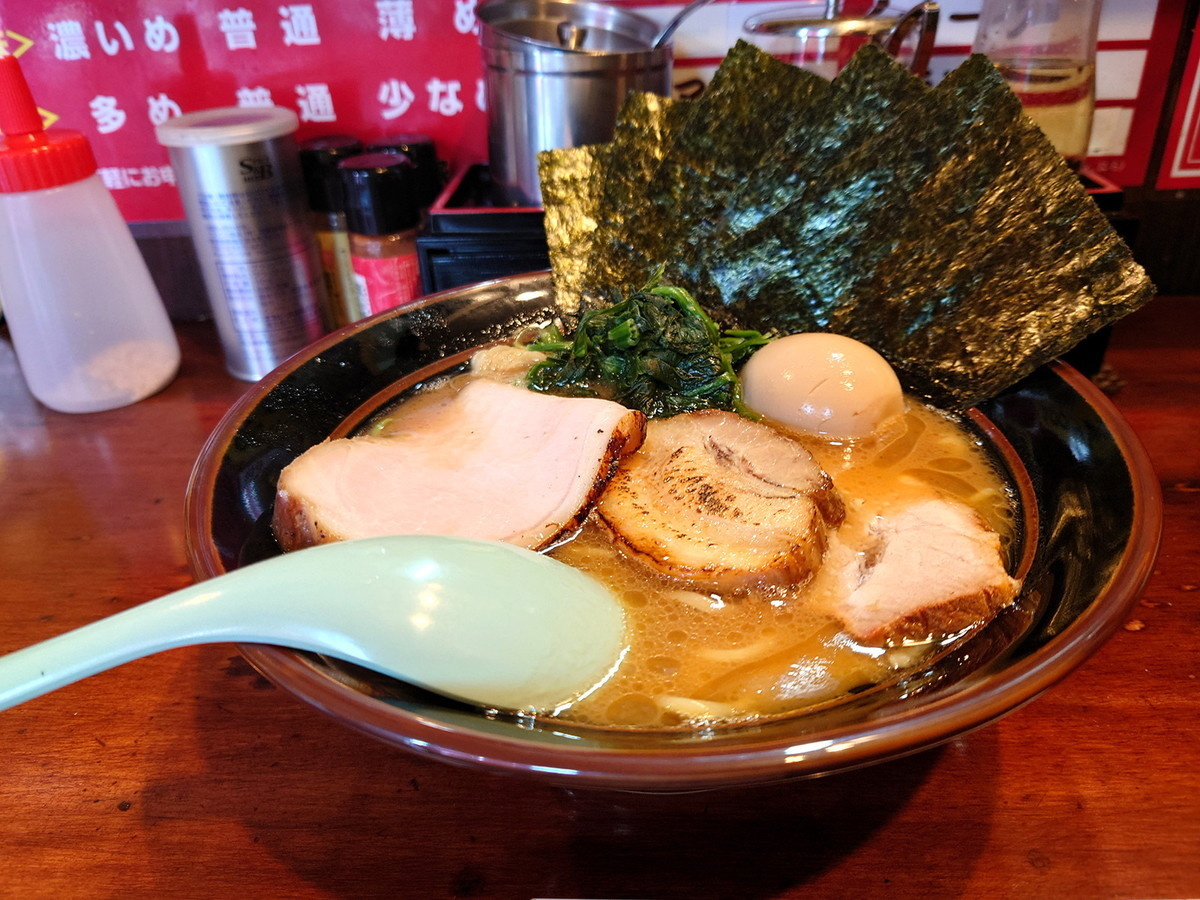 特製醤油とんこつらーめん（税込1000円）