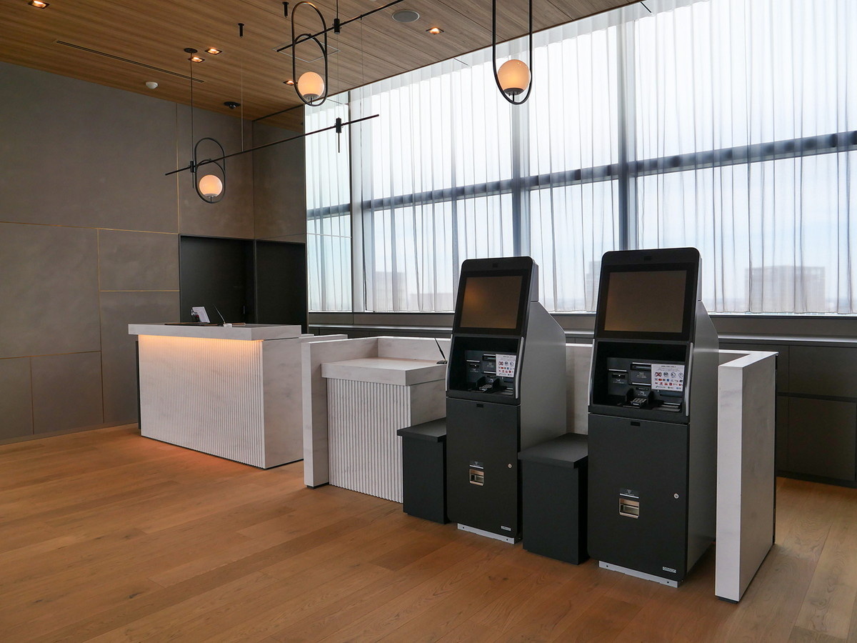 セルフチェックインカウンター