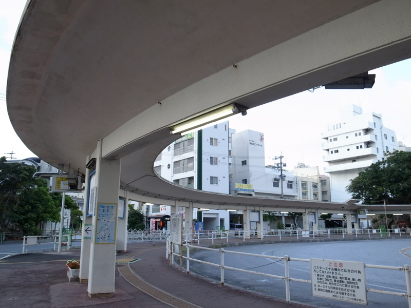 那覇バスターミナル庇１