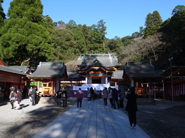 霧島神宮の境内