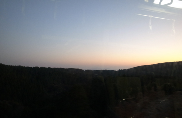 車窓から見る霧島高原