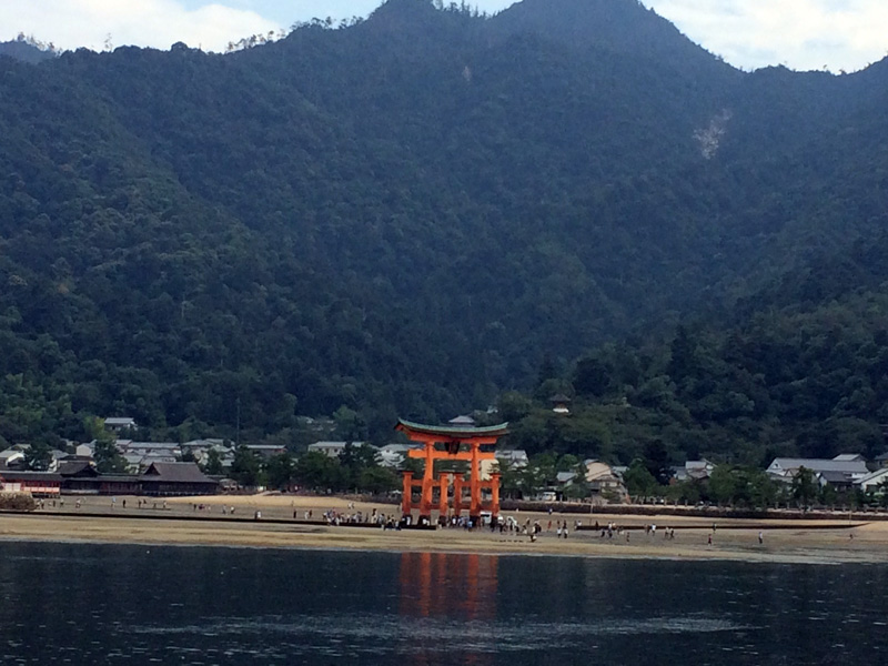フェリーからの宮島