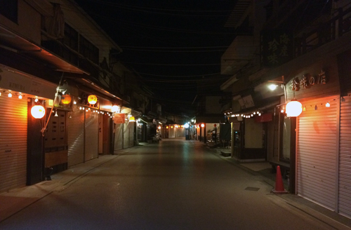 夜の宮島参道
