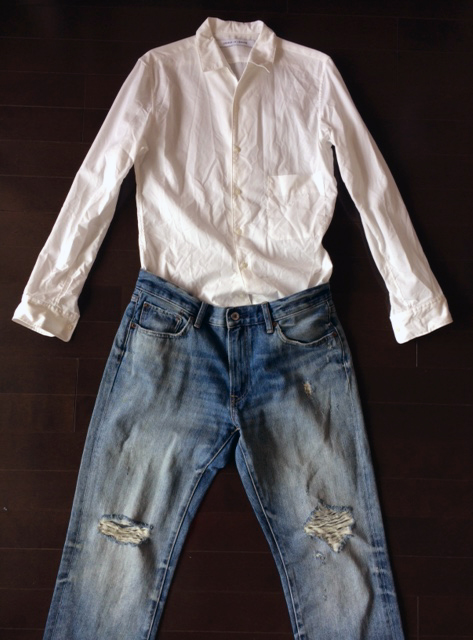 ユニクロ ルメールの白シャツとダメージジーンズ