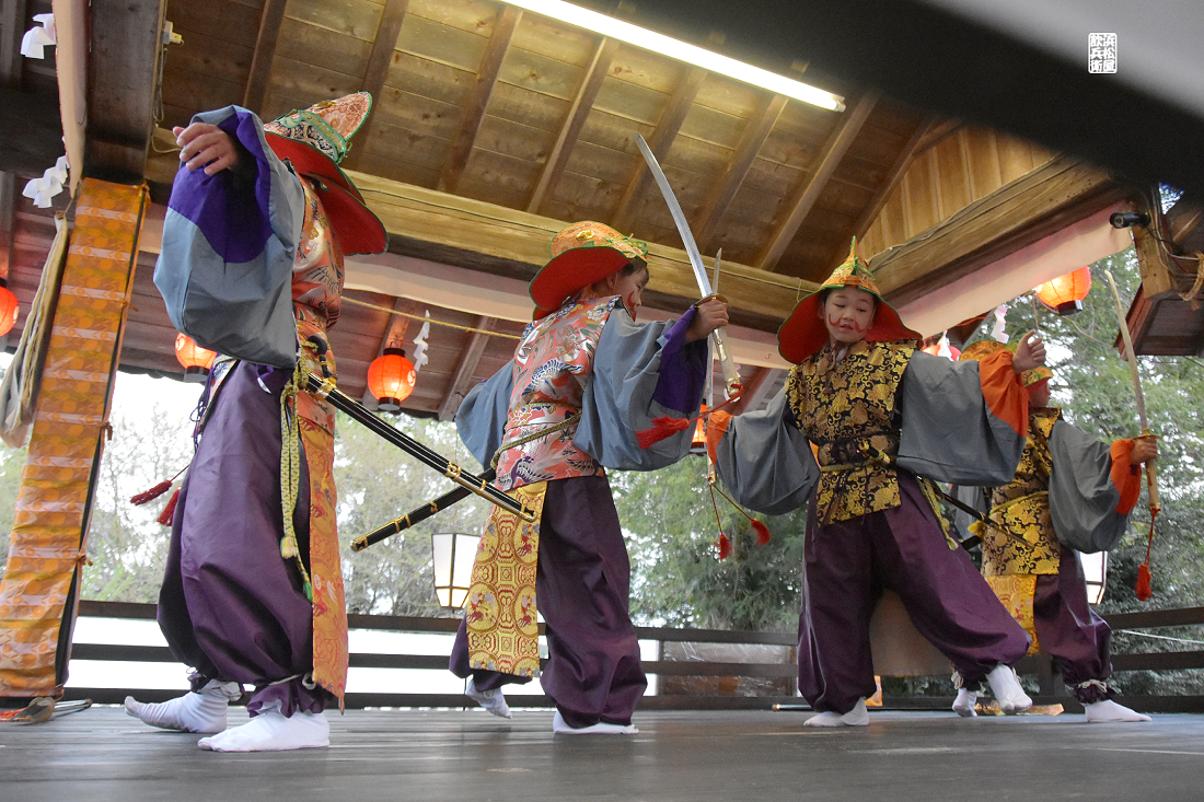 天宮（あめのみや）神社十二段舞楽より「太平楽」 - 浜松屋飲兵衛の酔写アルバム