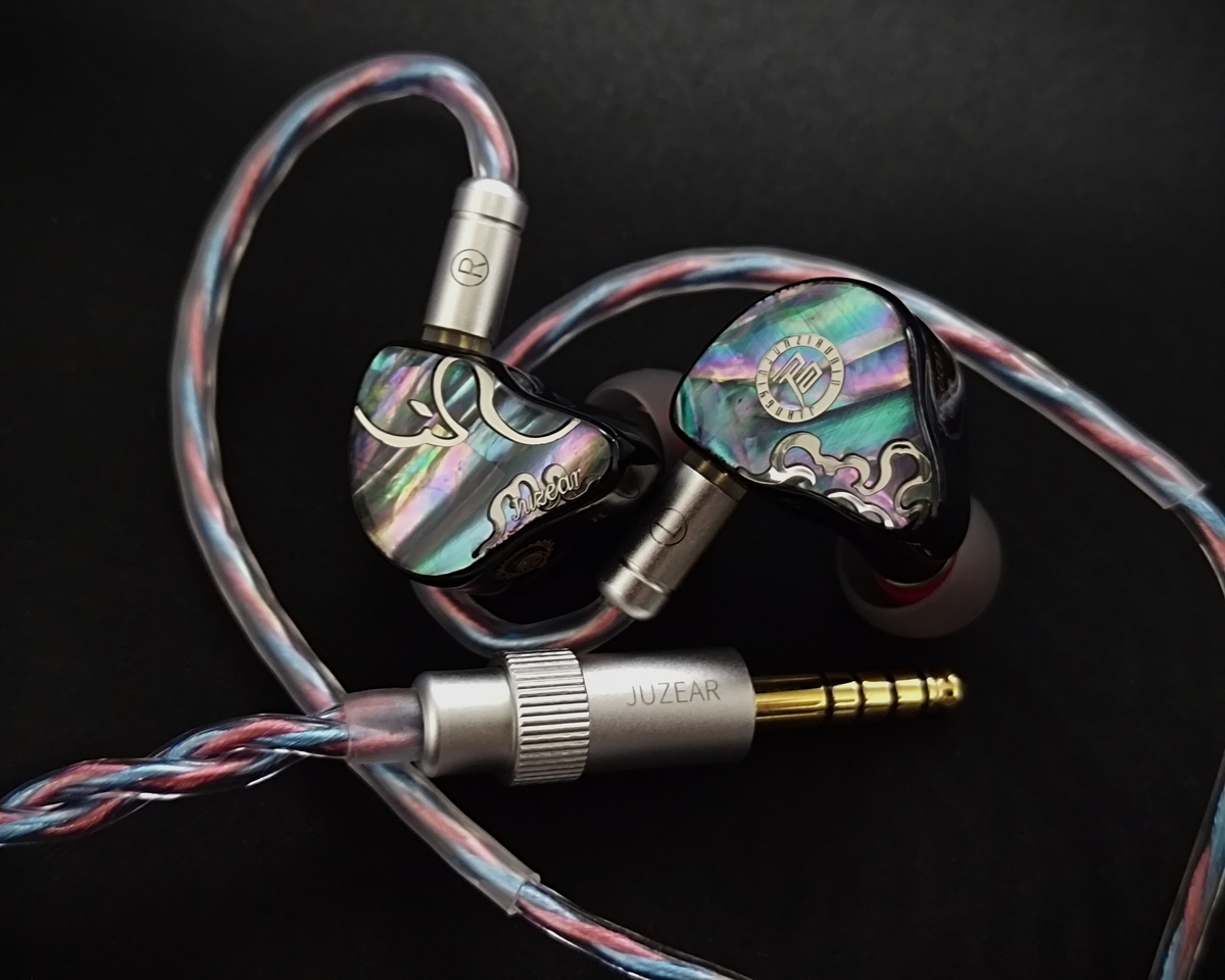 Juzear 鳴神 DEFIANT JUZEAR x Z Reviews Defiant (鳴神)」 カラフルで魅力的な外観に